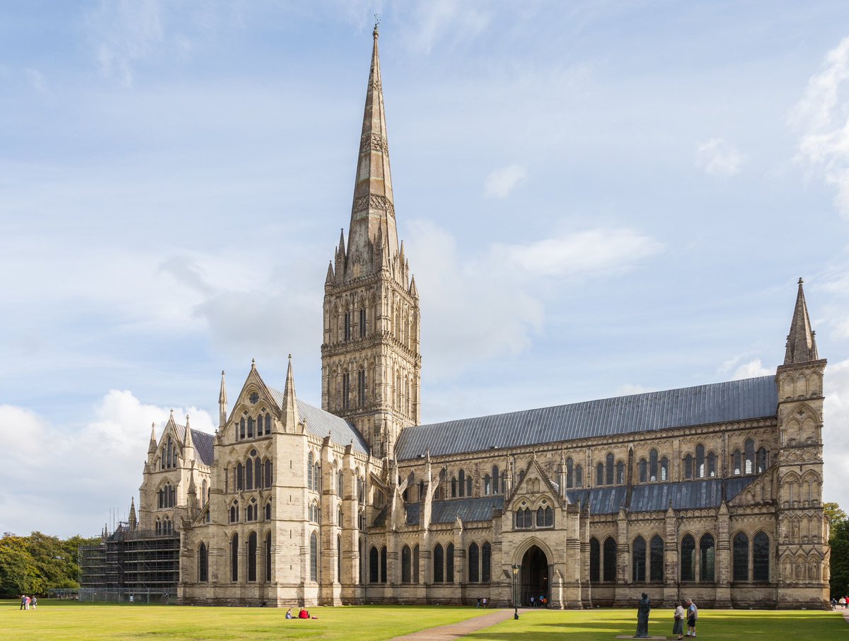 Salisbury Cathedral stands in the heart of #Salisbury in #Wiltshire.

The main body of the cathedral was completed in only 38 years, from 1220 to 1258.

At 404 feet (123m), the cathedral has the tallest church spire in the United Kingdom.

🇬🇧 #HistoricCounties | #RealCounties 🏴󠁧󠁢󠁥󠁮󠁧󠁿