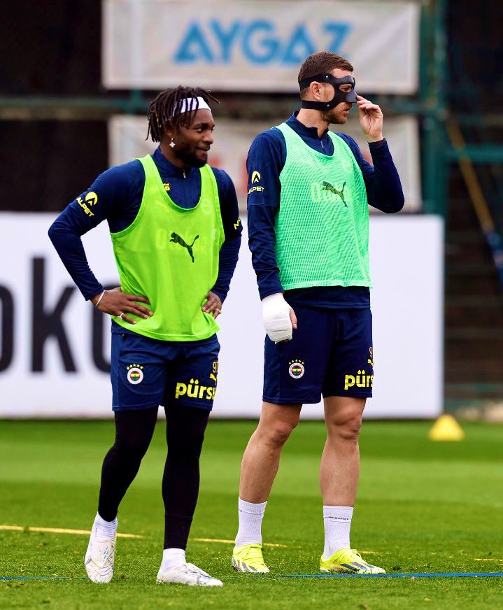 Babalar yine sahnede