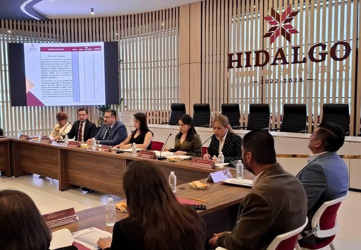 CAASIM's tweet photo. Juan Evel Chávez Trovamala, titular del organismo, participó en la Primera Sesión Ordinaria 2025 del Consejo de Armonización Contable del Estado de Hidalgo #CACEH 📈, presidido por @Esther_RamirezV, titular de @Hacienda_Hgo. https://t.co/37k4HVjpEk