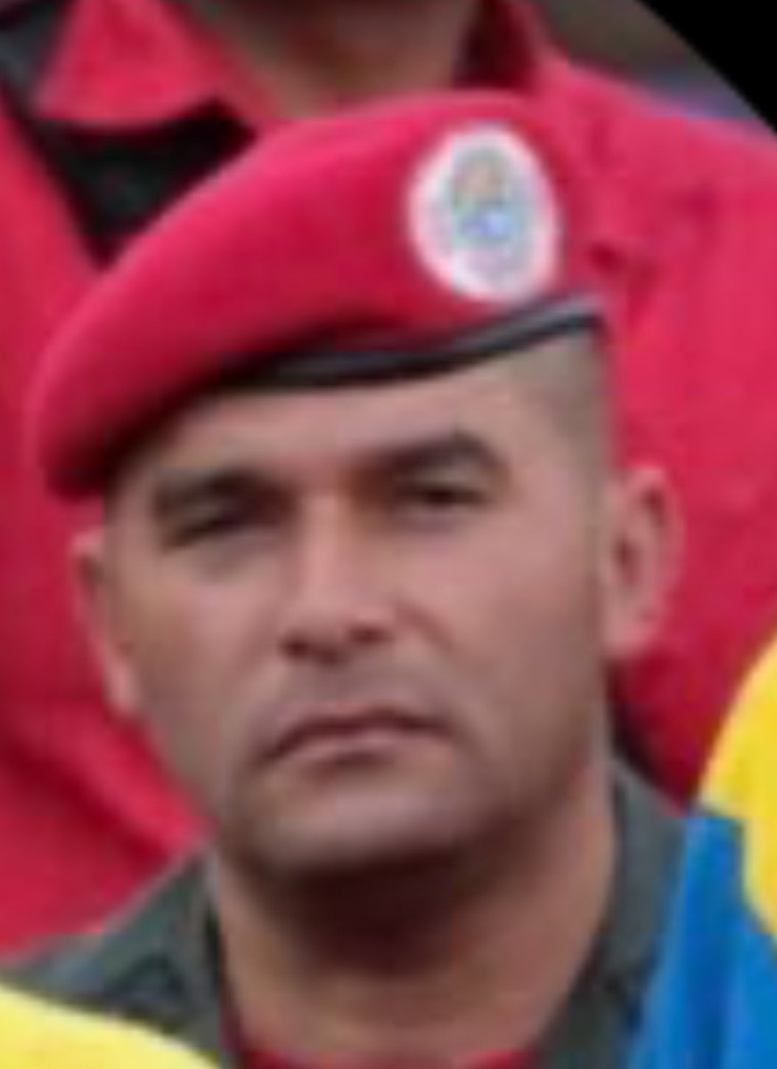 Alerta 🚨 caos en <a href="/CorpoelecInfo/">Corpoelec Informa</a> @mppeevzla  se desaparecieron en solo un año de gestión la módica suma de 460.000.000$ , una pelusa! Involucrados empresas de maletín creadas por los amigos de los siguientes  Generales de la GNB Luis Sarmiento y Vianney Rojas