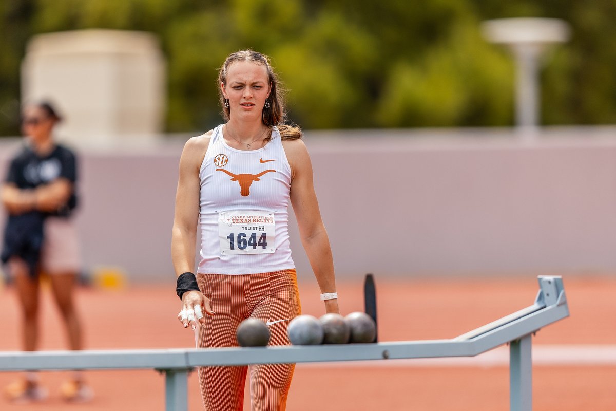 TexasTFXC's tweet photo. day 1 of the 97th Clyde Littlefield Texas Relays presented by @Truist  ✔️

#FloKnows x #HookEm https://t.co/oU6RQuAlkq