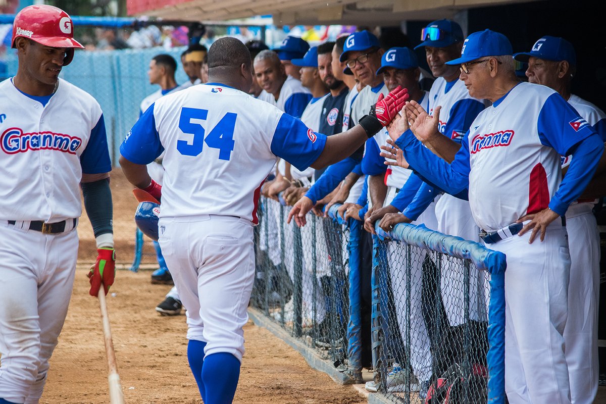 CMKXDigital's tweet photo. En el desafío Alfredo Despaigne Rodríguez conectó su primer cuadrangular en la #LEBC y el 285 en la pelota cubana.

📷 FOTOS | CMKX Radio #Bayamo https://t.co/UbYorEJItB