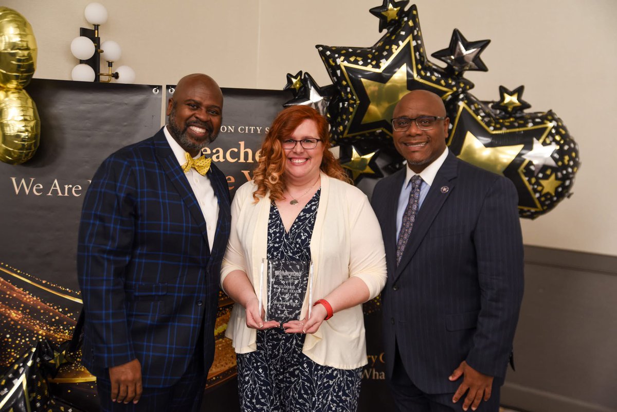 MrsPayne_K's tweet photo. Hey, that’s me representing @MTCChampions as the 2025/2026 Teacher of the Year. @HamptonCSchools @HCS_TitleI https://t.co/otFDXKu3pu