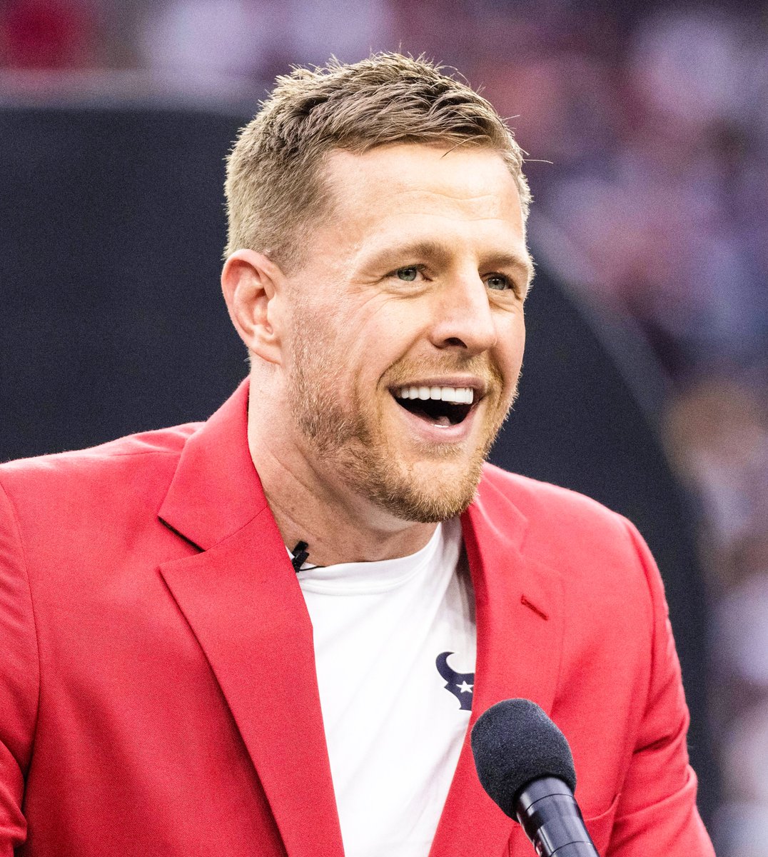 JJ Watt is joining CBS as an NFL game analyst.

Watt will call games with Ian Eagle on the 'NFL on CBS' No. 2 team, beginning with the 2025-26 season.