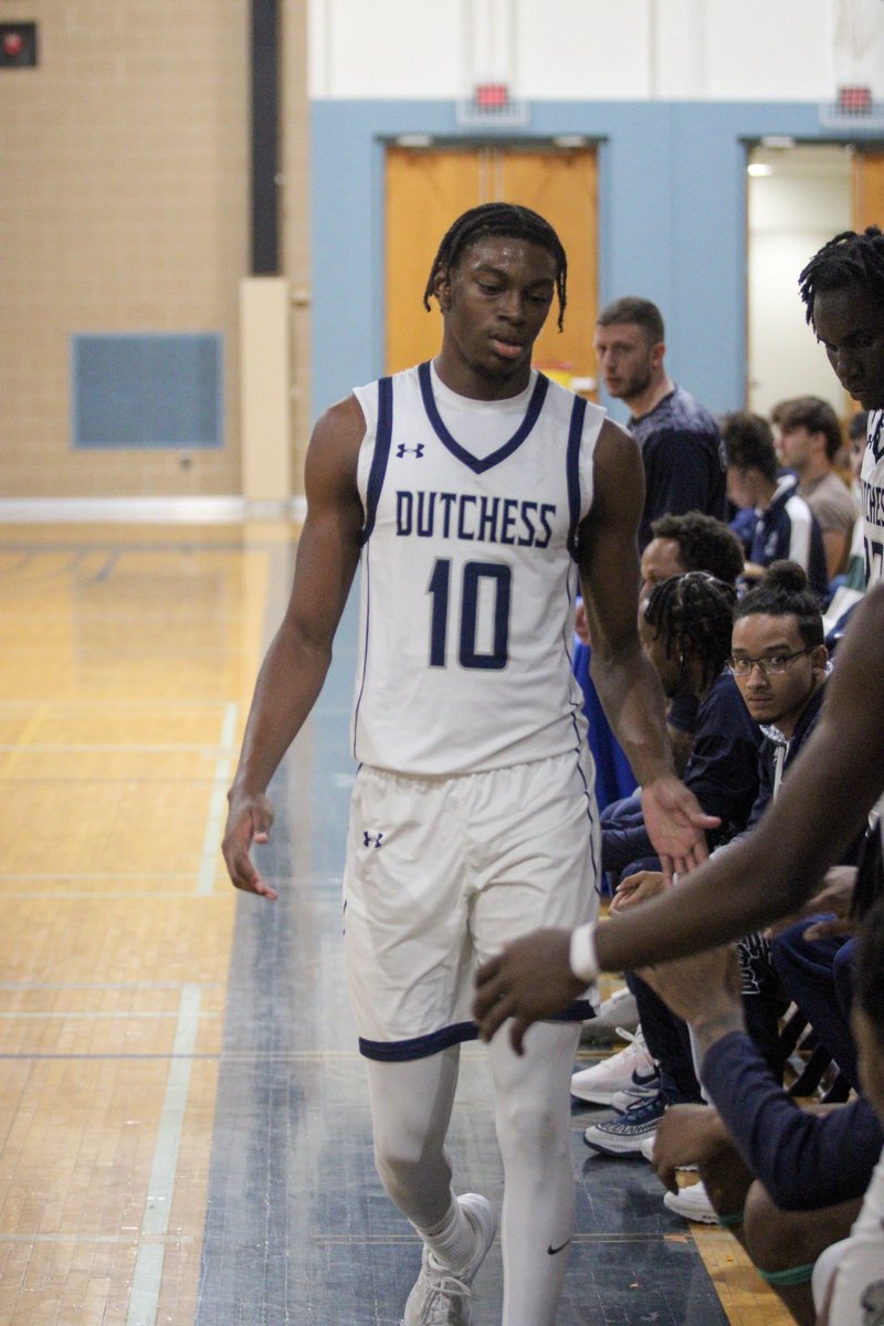 Josiah Salmon 26’ 6’5” Wing #10
Dutchess CC 
#1 Ranked Dlll JUCO in the Nation 
3.0 GPA 

Freshman Season Highlights ⬇️⬇️⬇️

youtu.be/5fy7g0kqlCM?si…