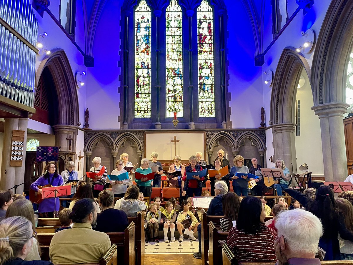 KewEcofair's tweet photo. The second edition of Kew EcoFair was a huge success, once again welcoming over 500 people to @stlukeskew!

Huge thanks to @theJeremyVine @LBRUTMayor @MartinGainsbor1 and all of *you* for joining us in 2025! 💚 https://t.co/XHQphFDTPn