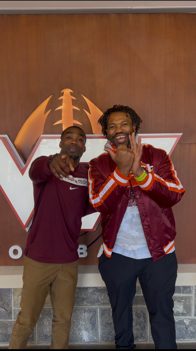 CoachPrioleauVT's tweet image. 2025 VT Pro Day today! Good luck to all our prospects! The legend @dtapp55 in the building representing the Washington Commanders. Just one of all 32 teams here today!