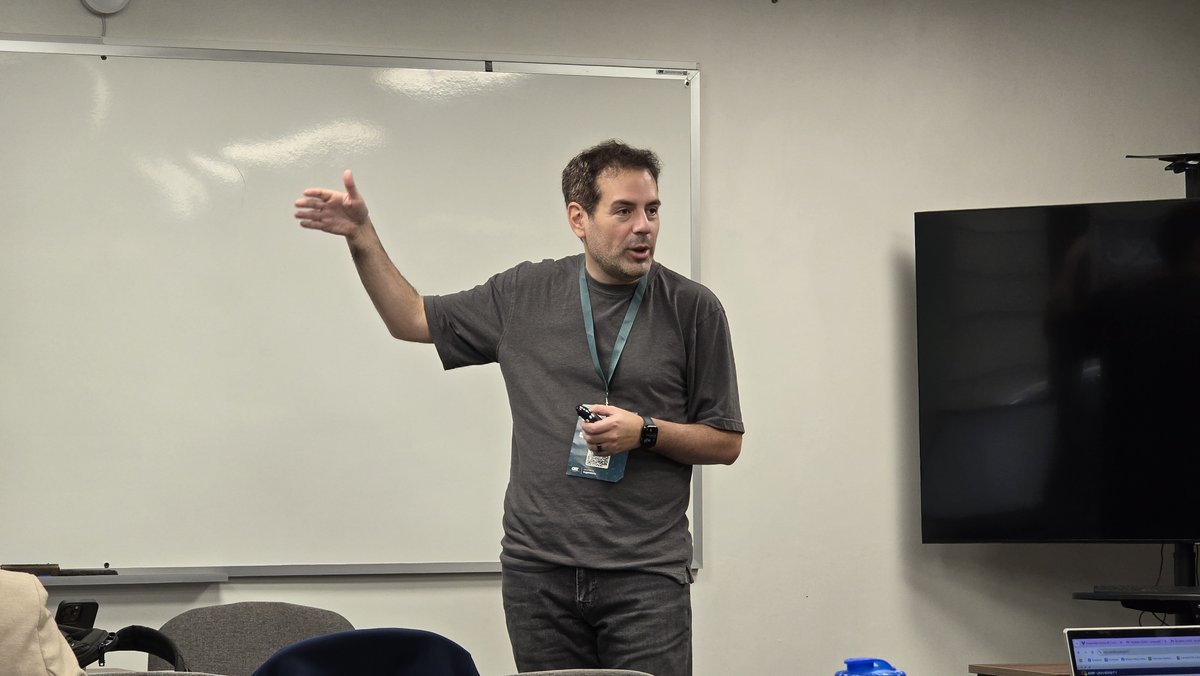 ingenieria_ORT's tweet image. 📐 ¿Puede ChatGPT corregir álgebra?

Marcelo Guerra Hahn (@marceguerra) presentó una investigación sobre el uso de IA para evaluar ejercicios, comparando su desempeño con la corrección tradicional.