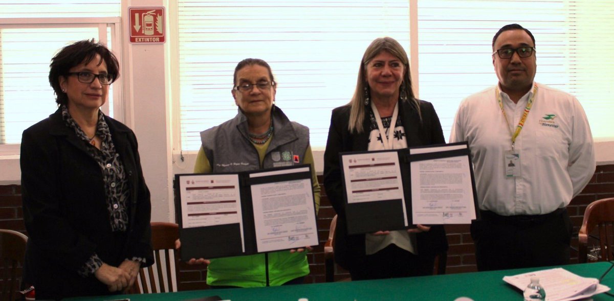 FinabienMex's tweet photo. La firma del convenio de coordinación entre FINABIEN y la @SGIRPC_CDMX refleja el compromiso de ambas partes para la Protección Civil y la salvaguarda de l@s colaborades de #FINABIEN en todo el país. ✅⛑️ https://t.co/7uhrH6MTmo