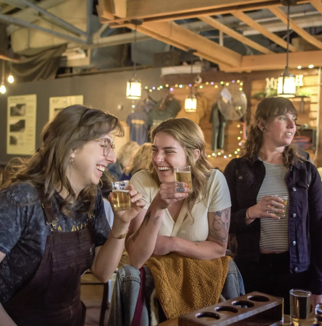 Spring is in the air, and there’s no better way to enjoy it than with a walking brewery tour! 🌸🍻 Stroll through Asheville’s vibrant streets, soak in the beautiful scenery and architecture, and sip on the city’s best craft brews.