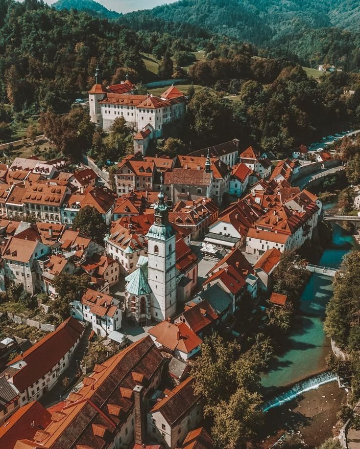 In my opinion, the perfect size of a city is around 15 thousand people.

But people are not ready for this conversation.