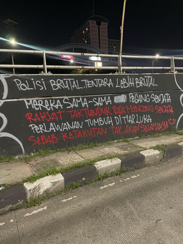 pasifisstate's tweet image. Mengisi hari2 terakhir ramadhan dengan tetap melawan!

#CabutUUTNI #TolakRUUPolri