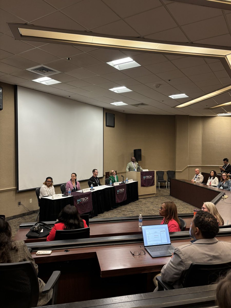 NCTA's tweet image. Breakout session #2 

Generations In the Workforce:  How ToMake Those Engagements Work sponsored by @Dell 

Remote Work + Workplace Engagement sponsored by @BrighthouseFin

#TechWorkplaceSummitNC #NCTECH #technologysummit