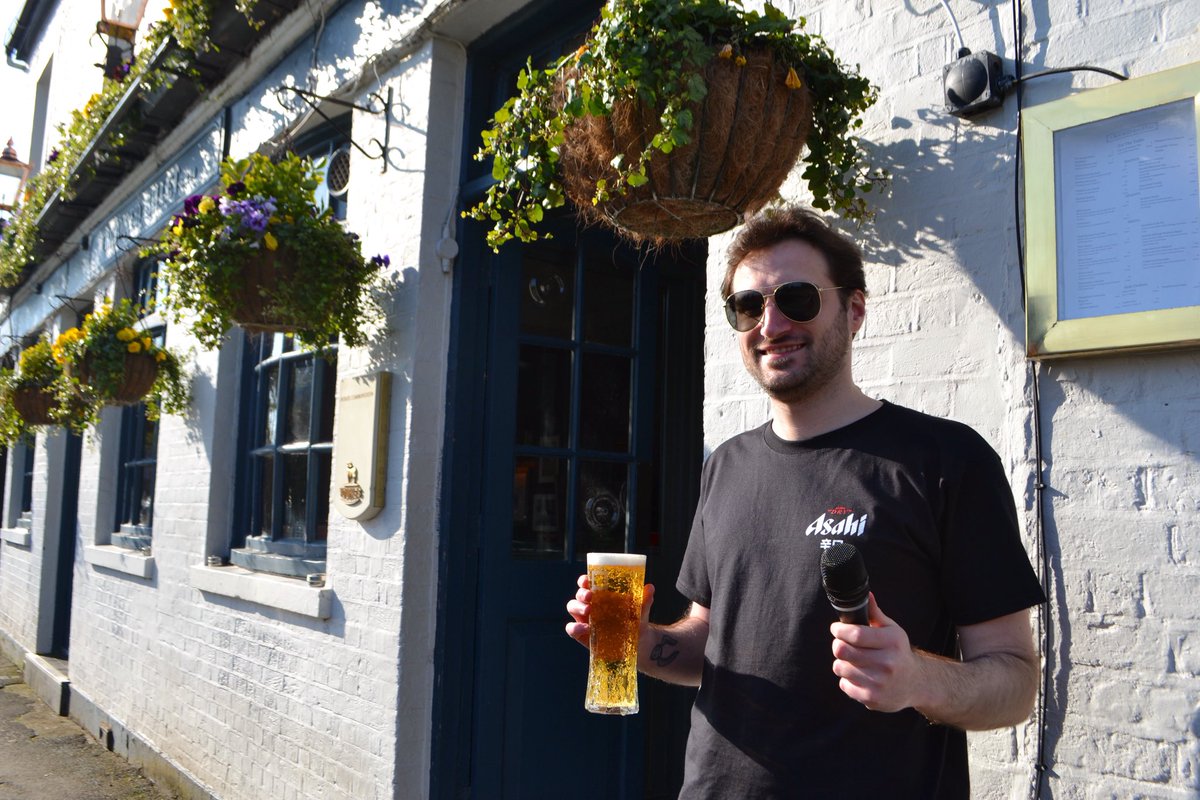 The sun’s out and it’s nearly quiz o’clock! (Perfect excuse to go to the pub)👀 Join us at 7pm for the best pub quiz in town!! Great prizes to be won as always folks☀️🥳🍻

#pubquiz #wimbledon #youngspubs #london #pub