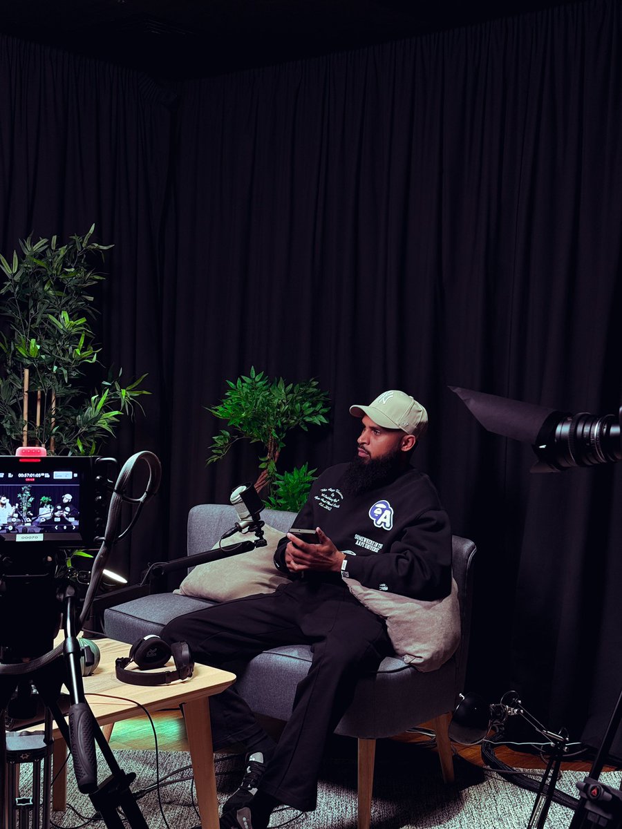 WakefieldPodstu's tweet photo. Had the legend himself, Adil Rashid, in the studio! 🏏🔥 One of England’s greatest spinners, dominating on the international stage and T20 leagues worldwide. Stay tuned for an epic convo courtesy of @beardbeforewicket podcast! https://t.co/AIwxJS5cnF