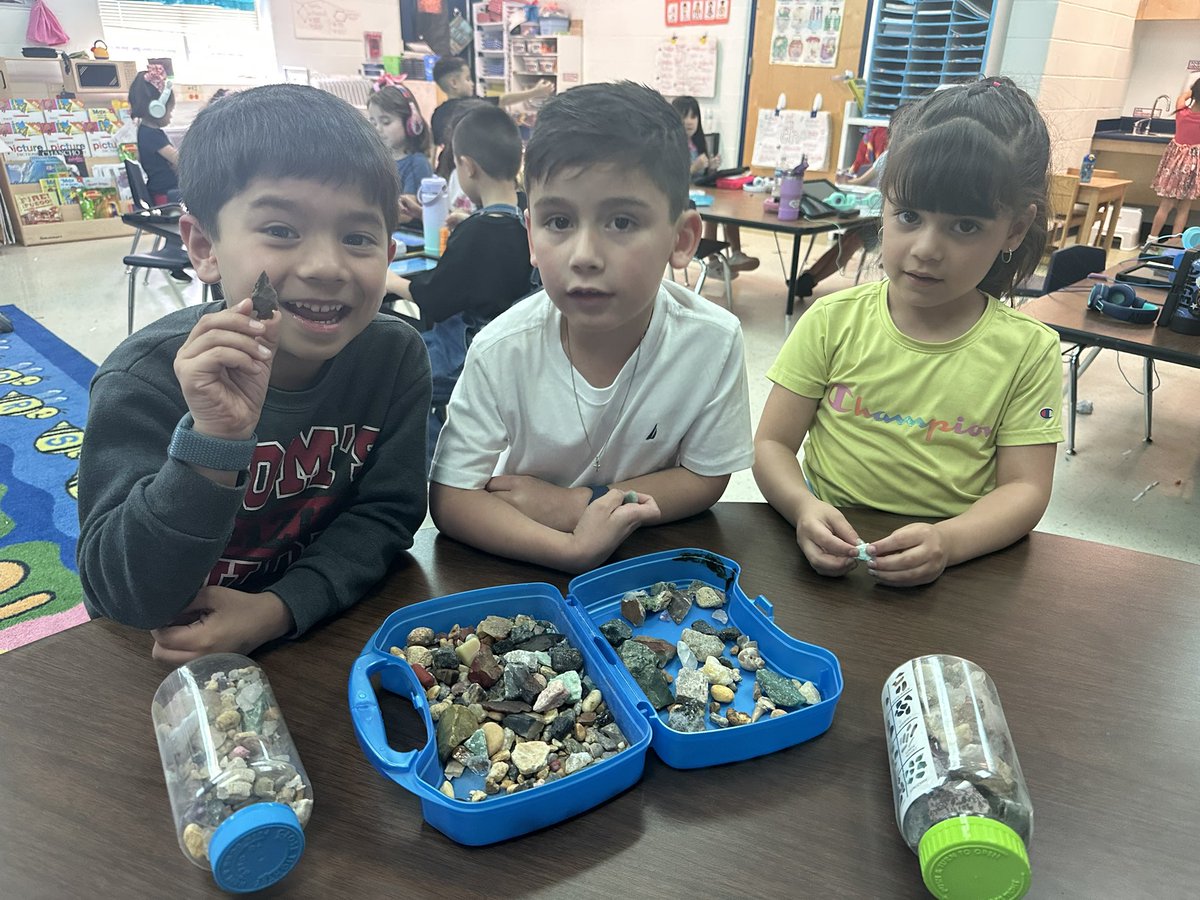 Gina Rechterman (@grechterman) on Twitter photo Having personal kids who collect rocks and shells FTW today! My kinder dual kids <a href="/NISDForester/">Forester Elementary</a> have had a great time exploring the collections from my house! <a href="/NISDElemScience/">NISD Elem Science</a> <a href="/NisdBILESL/">NISD Bilingual & ESL</a> <a href="/NISD_ECE/">Northside ISD Early Childhood Education</a> Having personal kids who collect rocks and shells FTW today! My kinder dual kids <a href="/NISDForester/">Forester Elementary</a> have had a great time exploring the collections from my house! <a href="/NISDElemScience/">NISD Elem Science</a> <a href="/NisdBILESL/">NISD Bilingual & ESL</a> <a href="/NISD_ECE/">Northside ISD Early Childhood Education</a>