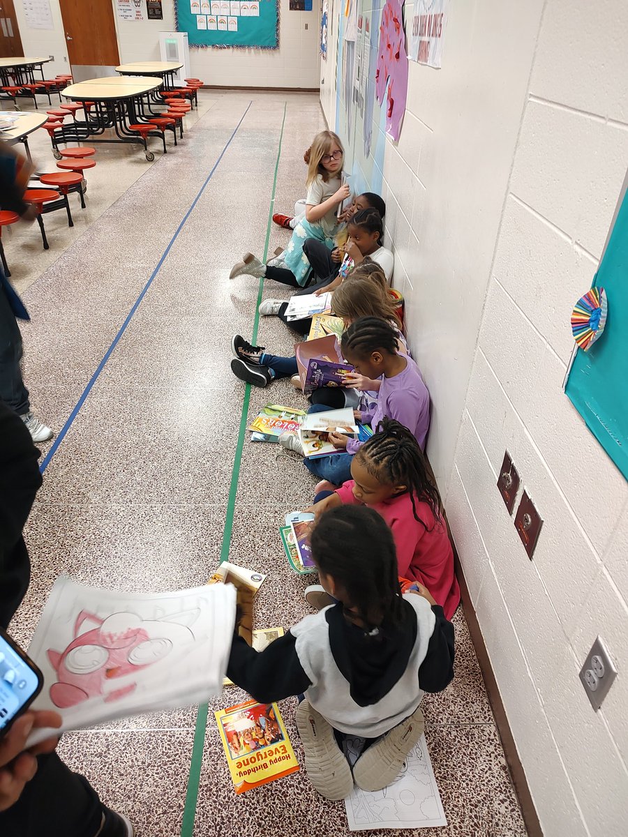 KYTOY15's tweet photo. To celebrate National Reading Month - giving away books for Spring Break reading at Coleridge Taylor Montessori @JcpsElemEla https://t.co/JY4365gk7b