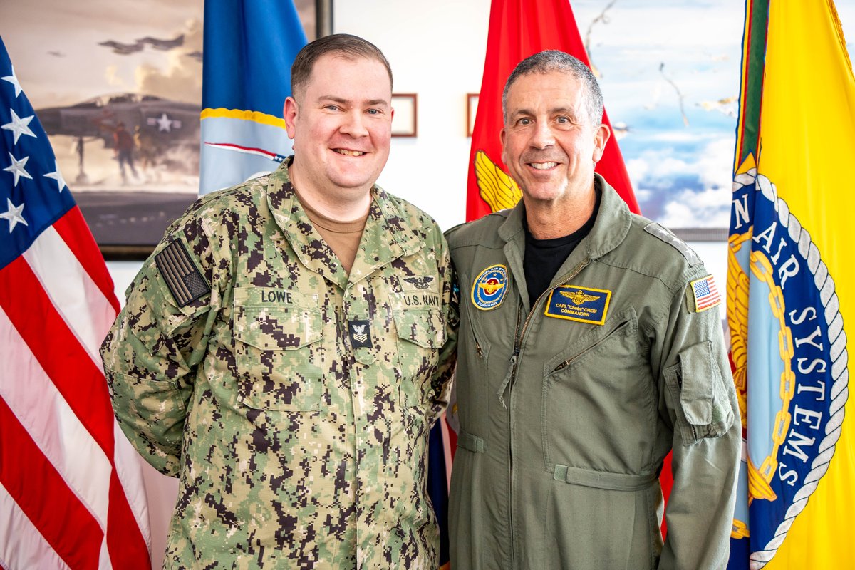 NAVAIRNews's tweet photo. #BZ to AT1 Christopher Lowe, #NAVAIR Sailor of the Year! AT1 Lowe, from VX-20, is the definition of excellence, and will represent #NAVAIR and #NAWCAD as he competes at the #OPNAV level.
Bravo Zulu, AT1 Lowe! #NavyPride #SailorOfTheYear https://t.co/88ntPLPkPs