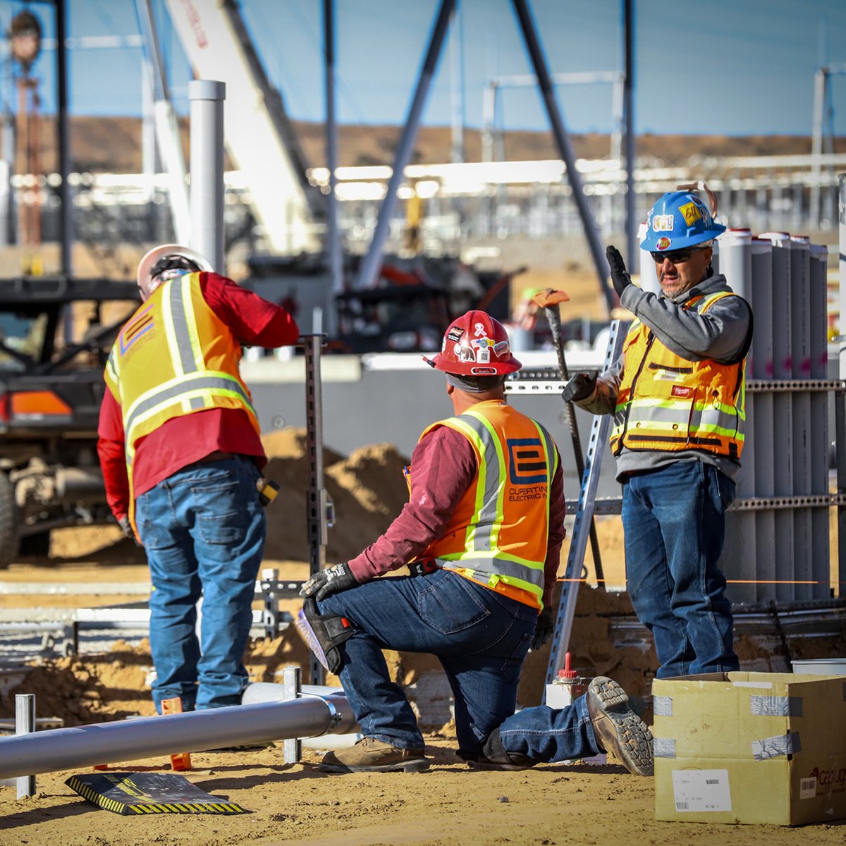 CupertinoElec's tweet image. We’re wired for the mid-week hustle. Keep grinding, stay safe, and finish the week like a pro. 💪⚡
#MidWeekMood #CupertinoElectric #WiredForSuccess #SafetyFIrst