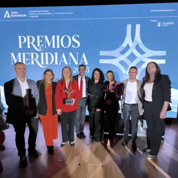 Universidad Granada (@canalugr) on Twitter photo 📢 <a href="/RemediosSanchez/">Remedios Sánchez</a> , catedrática de la #UGR, recibe uno de los premios Meridiana 2025
❤️ El galardón reconoce más de dos décadas de dedicación a la visibilización del legado de autoras históricamente silenciadas 👩✍️
❗Enhorabuena❗🏅
Conoce más👇
canal.ugr.es/noticia/remedi… 📢 <a href="/RemediosSanchez/">Remedios Sánchez</a> , catedrática de la #UGR, recibe uno de los premios Meridiana 2025
❤️ El galardón reconoce más de dos décadas de dedicación a la visibilización del legado de autoras históricamente silenciadas 👩✍️
❗Enhorabuena❗🏅
Conoce más👇
canal.ugr.es/noticia/remedi…