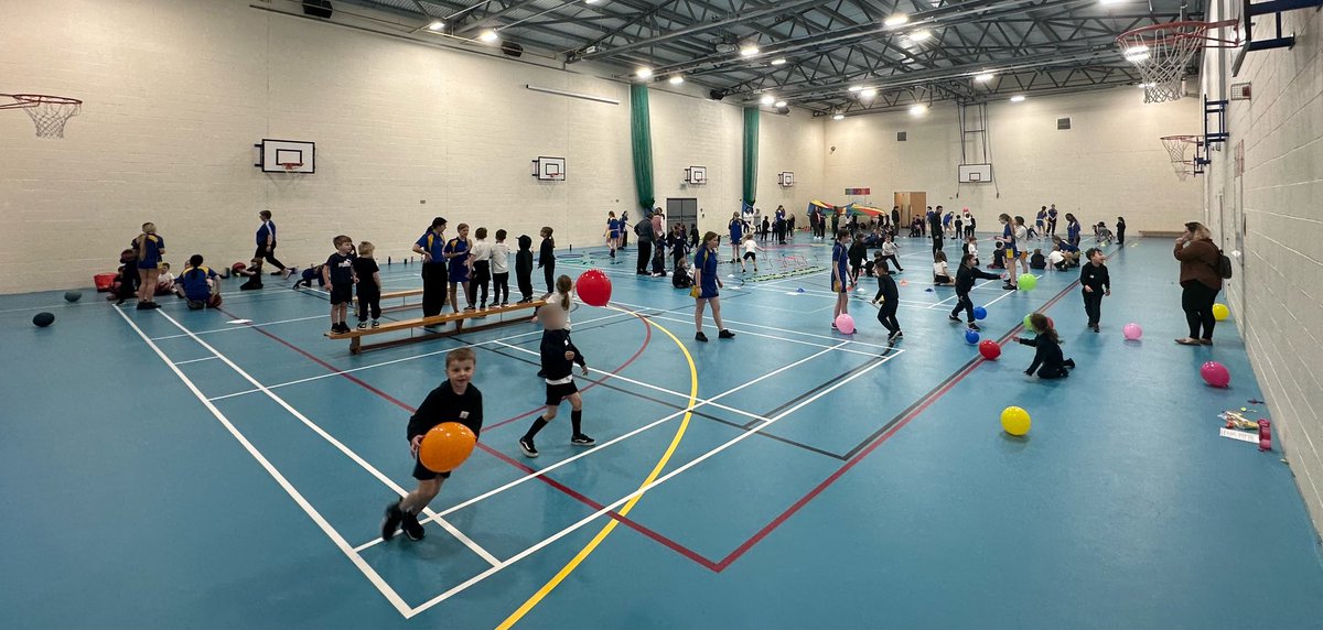 Westrop and Eastrop attended the year 1 PE festival today. Their behaviour and effort were superb. The balloons, the parachute and the basketball stations were their favourite this time. The year 9 girls were excellent leaders as usual. Well done everyone. 🎈🪂 🏀