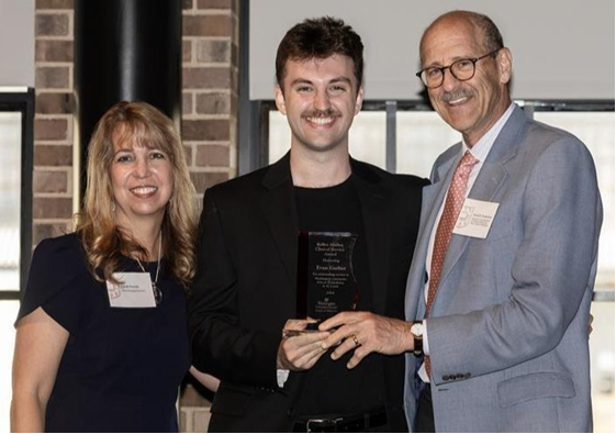 Hematology Clinical Nurse Coordinator, Evan Garber, was recently highlighted in <a href="/WashU/">WashU</a> Inspiring People! Click link to read more about Evan. We are so lucky to have such a compassionate &amp; hardworking team member in our division!
ourpeople.washu.edu/people/evan-ga…