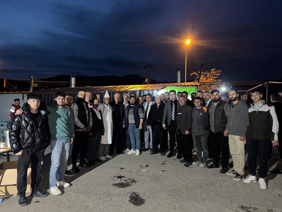 mehmetbayram44's tweet photo. Ramazan ayının muhabbet ve bereketini hemşehrilerimizle paylaşmaya devam ediyoruz.
#Erkenek Mahallesi sakinleri ile düzenlenen iftar programında bir araya geldik. Rabbim birliğimizi, beraberliğimizi daim eylesin.
#Doğanşehir https://t.co/suyM4JNkSy