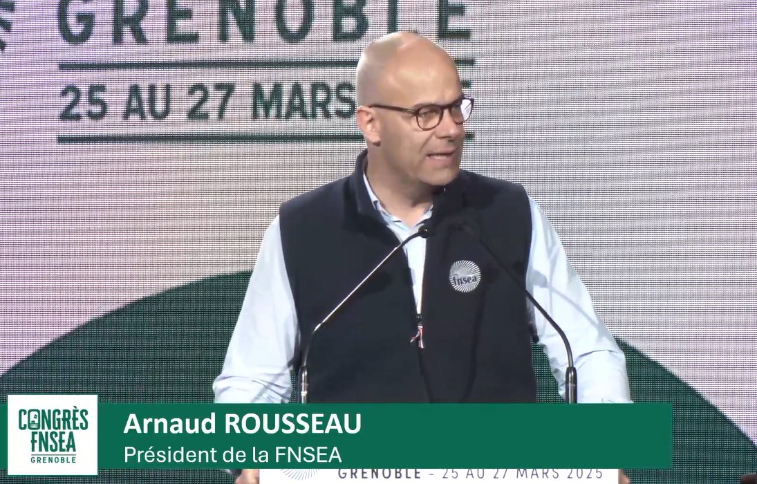 #CongrèsFNSEA - 🚜 Au 79ème Congrès de la #FNSEA à Grenoble, Arnaud Rousseau (<a href="/rousseautrocy/">Arnaud Rousseau</a>) , pdt FNSEA rappelle les fondamentaux 🎙️ : "Ce congrès a pour vocation d'ouvrir une nouvelle séquence pour notre syndicat, nous projeter, nous organiser pour l'avenir, pour porter la