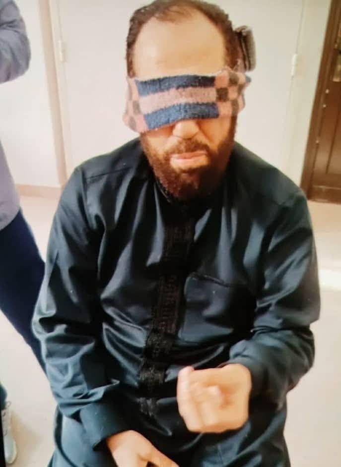 جهاز الأمن العام يـلـقـي الـقـبـض عـلـى مـفـتـي الـمـرامــيــل #أحـمـد_حـسـون فـي #مــطار_دمــشــق_الـدولـي قُـبـيـل ســفــره خــارج الــبــلاد .

#سوريا #دمشق