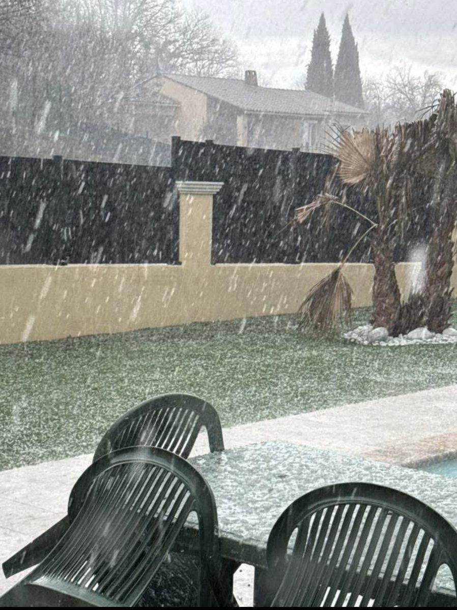 VigipreventionM's tweet image. ⛈️{#Orages}
⛈️-&amp;gt;  Une nouvelle journée marquée par le développement localisé de quelques cellules #orageuses sur la région #PACA et la #Corse. Des #orages plus organisés, #alimentés par une convergence présente, ont affecté le pays #toulonnais (83) Jusqu’au #Verdon (04),