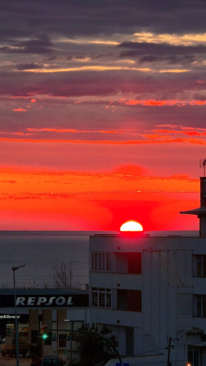 LeBa1978's tweet photo. Salida del sol en el amanecer de hoy Miercoles 26/3/25 https://t.co/wilpd6Kr4G