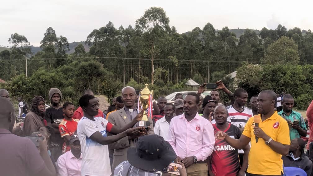 Regan Sande (@regansande) on Twitter photo I was honoured to talk to the boys before the set off for the tournament. Congrats, <a href="/Nganwa_HS/">Nganwa High School</a>, on a second trophy in a month. Proudly affiliated💪 I was honoured to talk to the boys before the set off for the tournament. Congrats, <a href="/Nganwa_HS/">Nganwa High School</a>, on a second trophy in a month. Proudly affiliated💪