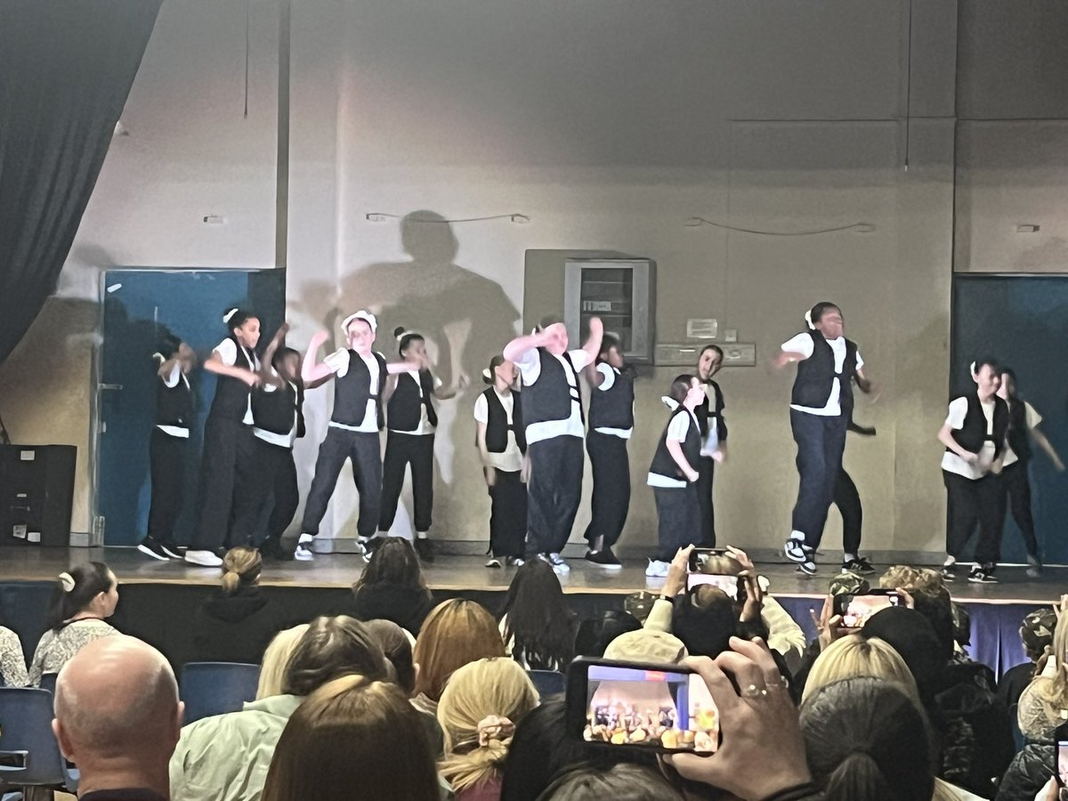 Emma McIntyre tweet media