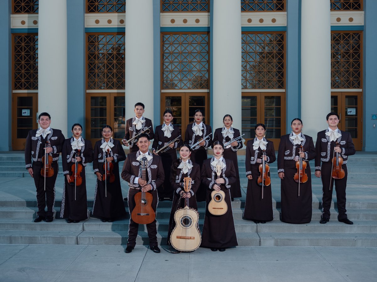 Today on NPR's Here and Now, Mariachi Mestizo founder Juan Morales and singer/violinist Joelynn Valencia speak with host Deepa Fernandes about the group's work, their upcoming 25th anniversary, and their new album. Check it out!
wbur.org/hereandnow/202…