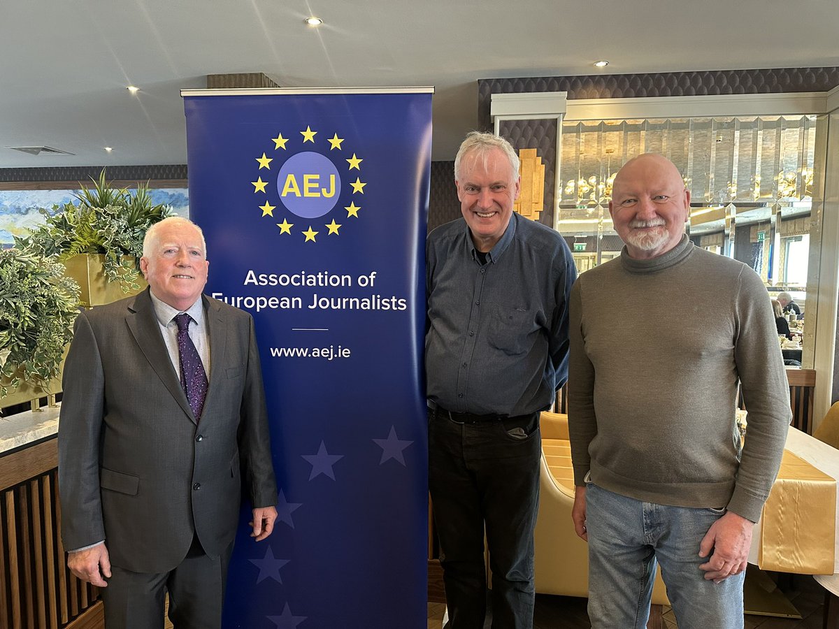 laoneill111's tweet image. With the great Leo Enright, Irish science champion, at a lunch where I spoke about the importance of the European Research Council for European science and competitiveness to the Irish branch of the Association of European journalists ahead of President Leptin’s visit next week.