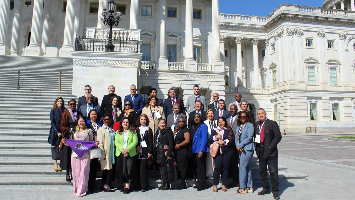 ParlAmericas (@parlamericas) on Twitter photo 🏛️ En su segundo día en Washington, la delegación parlamentaria de ParlAmericas sostuvo un diálogo con congresistas de EE. UU. en el <a href="/USCongress/">USCongress</a>, junto a @HDPDemocracy, para abordar desafíos comunes en seguridad regional. 🏛️ En su segundo día en Washington, la delegación parlamentaria de ParlAmericas sostuvo un diálogo con congresistas de EE. UU. en el <a href="/USCongress/">USCongress</a>, junto a @HDPDemocracy, para abordar desafíos comunes en seguridad regional.