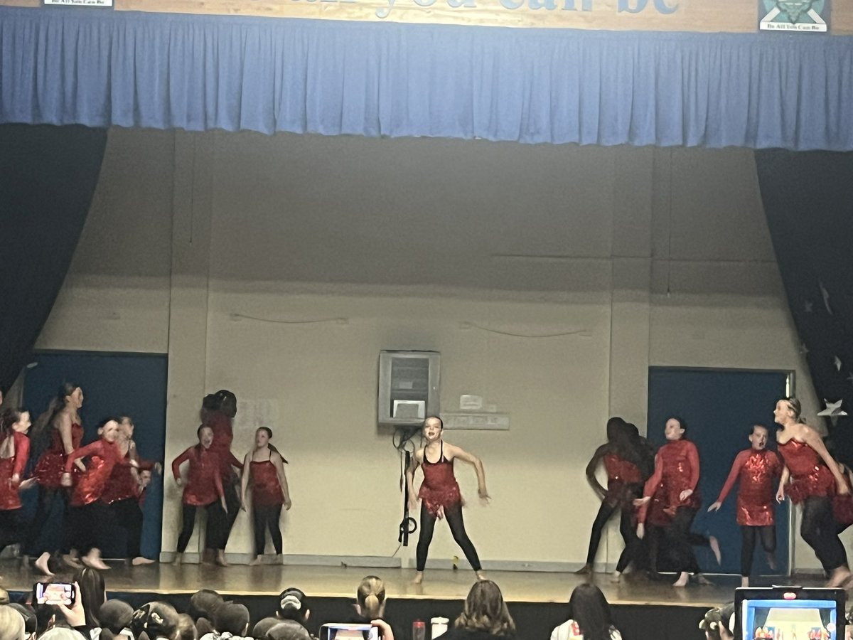 Emma McIntyre tweet media