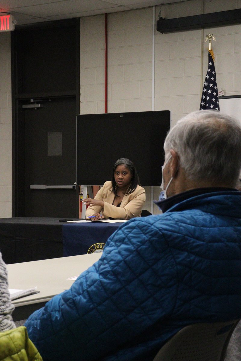 Last Tuesday, March 18th, Supervisor Franklin had a a roundtable with Congressman Vindman to discuss the issues facing seniors in Virginia’s Seventh District. It was wonderful to hear from you all!