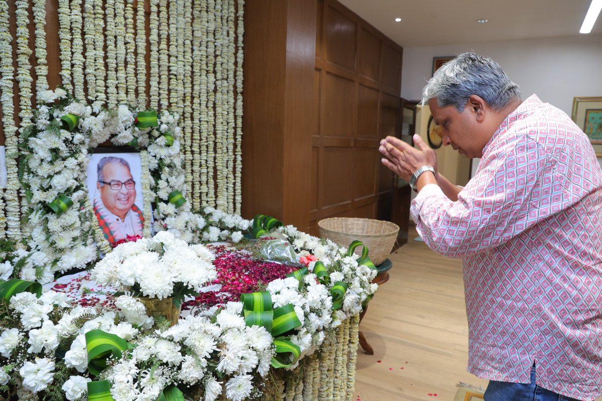 dr_rajeevsharma's tweet image. आज पूर्व केंद्रीय मंत्री श्री डॉ देवेन्द्र प्रधान जी को पुष्पांजलि अर्पित की। 

 सरल साधारण जन नेता उड़ीसा के  लाल  को शत शत नमन। 
पुण्य  आत्मा को  प्रभु अपने धाम मे स्थान दे एवं परिवार को यह कष्ट सहने की शक्ति प्रदान करे I
ओम शांति। 
🙏
@BJP4Odisha 
@CMO_Odisha 
@dpradhanbjp