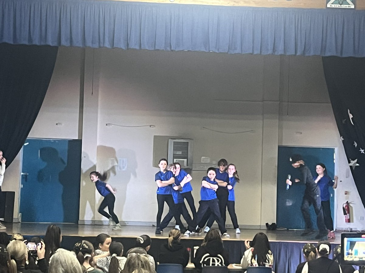 Emma McIntyre tweet media