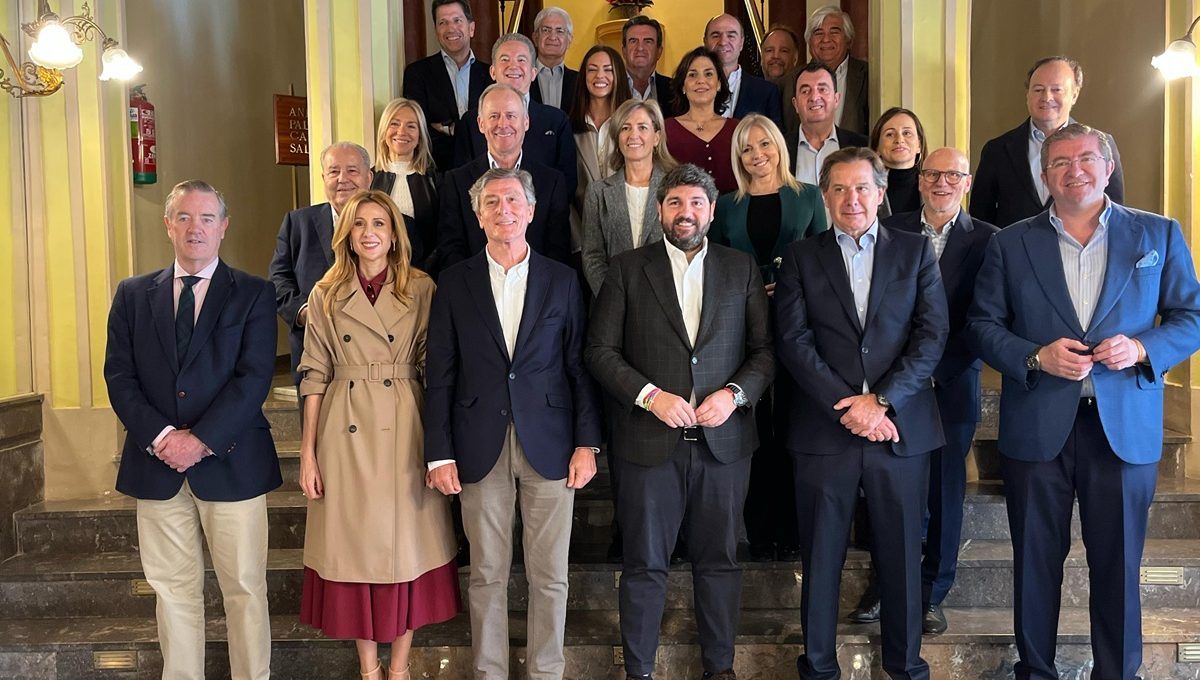 👥 Reunión anual de los presidentes | Las empresas familiares se comprometen a trabajar «unidos» para afrontar los retos

👉 <a href="/Amefmur/">Amefmur</a> en colaboración con el <a href="/iefamiliar/">IEF</a> celebraron la reunión anual de los presidentes de las Asociaciones Territoriales: adefan.es/las-empresas-f…