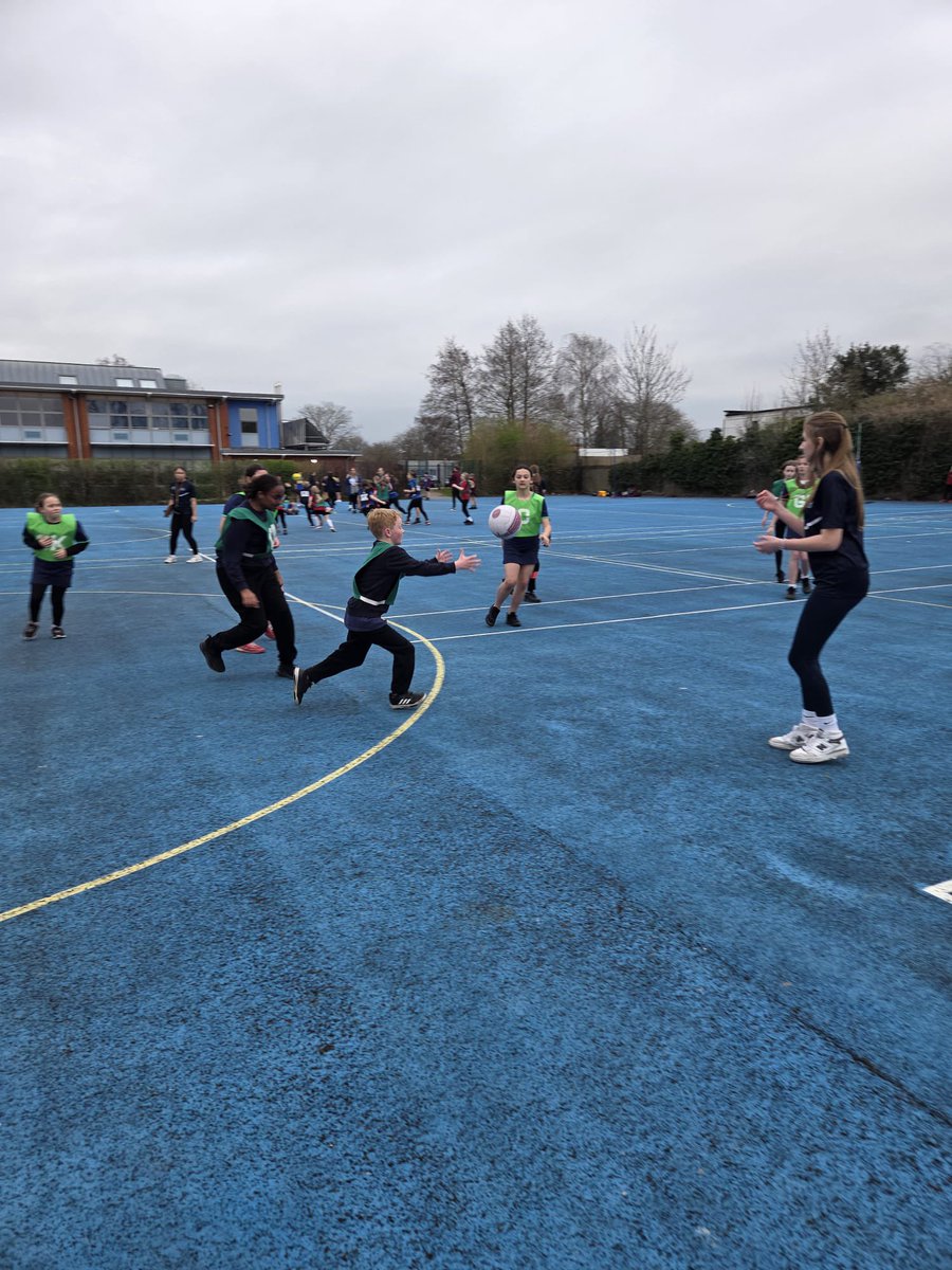 HuntsSSP's tweet image. 2nd Y5/6 Bee Netball competition in as many weeks. This time @LongsandsPE played host to the county qualifying tournament.🏐🤝

Well done to all schools. The standard of Netball was high, but more importantly it was lovely to see so many smiles as they represented their school.😁