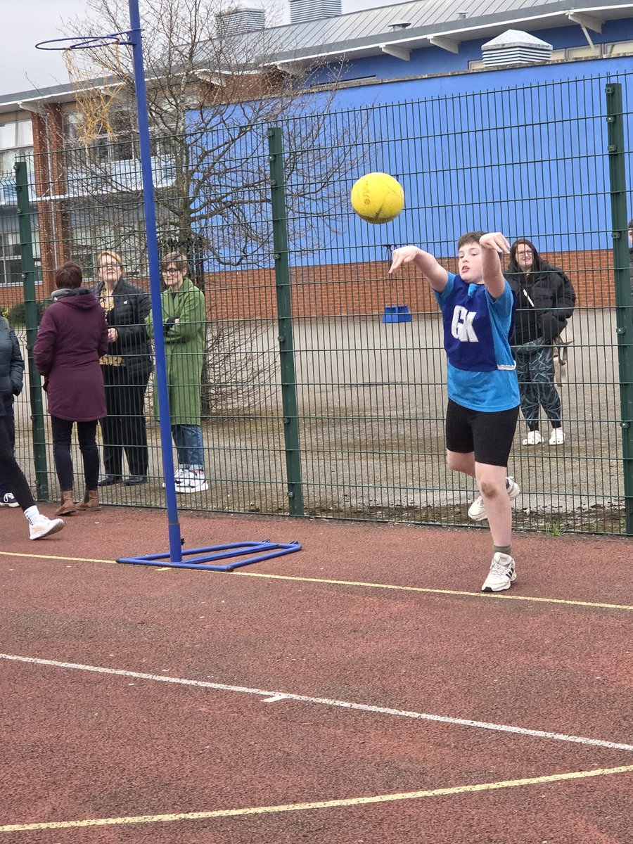 Hunts SSP (@huntsssp) on Twitter photo 2nd Y5/6 Bee Netball competition in as many weeks. This time <a href="/LongsandsPE/">Longsands PE Dept.</a> played host to the county qualifying tournament.🏐🤝
Well done to all schools. The standard of Netball was high, but more importantly it was lovely to see so many smiles as they represented their school.😁 2nd Y5/6 Bee Netball competition in as many weeks. This time <a href="/LongsandsPE/">Longsands PE Dept.</a> played host to the county qualifying tournament.🏐🤝
Well done to all schools. The standard of Netball was high, but more importantly it was lovely to see so many smiles as they represented their school.😁