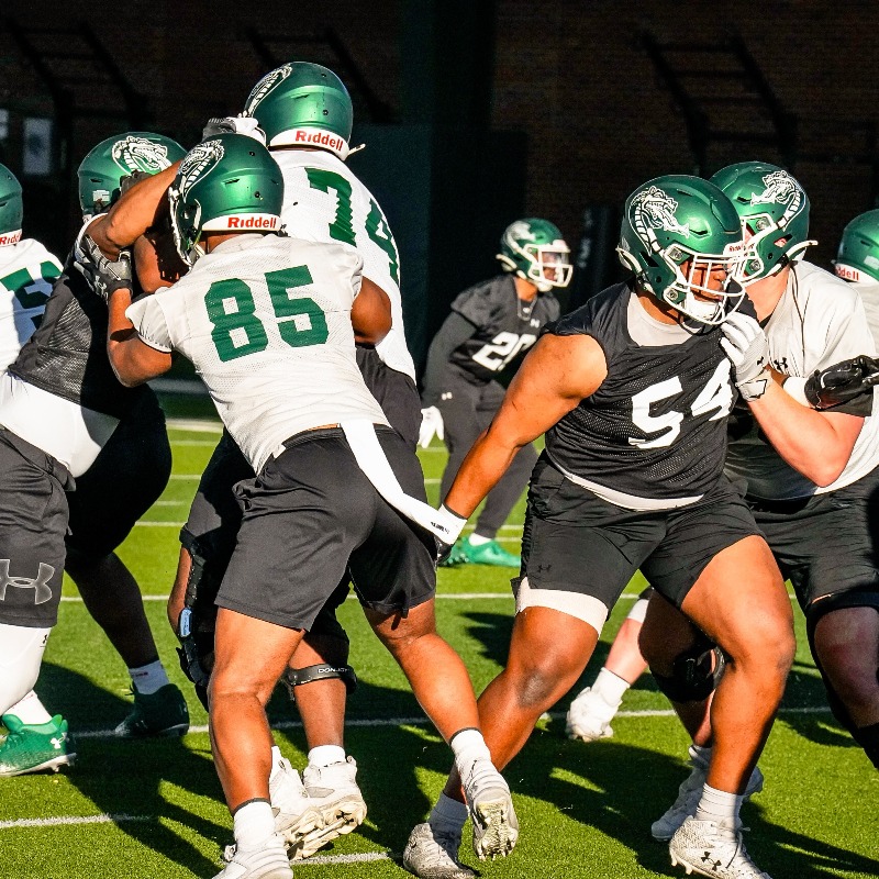UAB_FB's tweet photo. 𝐖𝐄'𝐑𝐄 𝐁𝐀𝐂𝐊!

Spring practice No. 1 is in the books. 

#WinAsOne