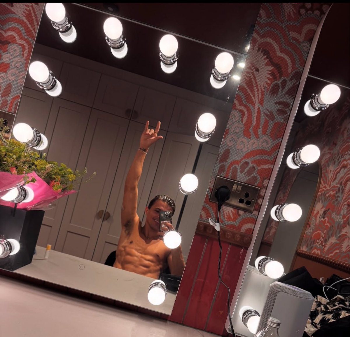 Nikita Kuzmin tweet media