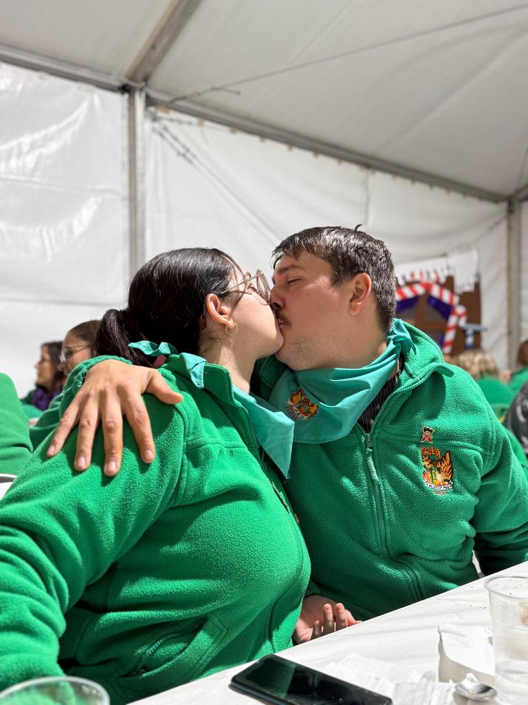 VxnillxPxndx's tweet photo. Llega Marzo, llegan Fallas. Mucho amor y muchos besitos con nuestra gente siempre. https://t.co/0ewvXmbYfl