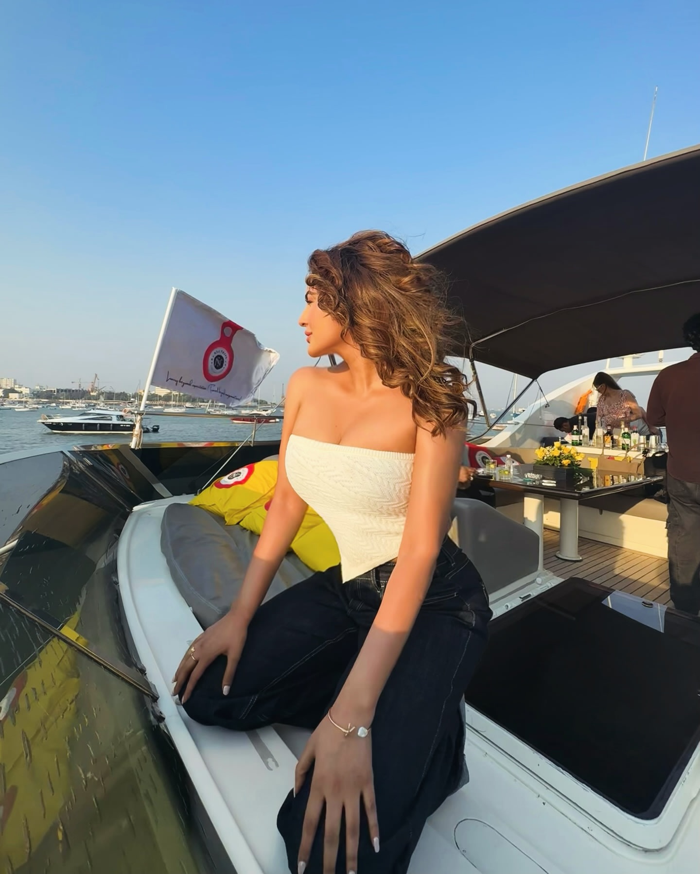 Gm_OqipbkAAoZ4K?format=jpg&name=large