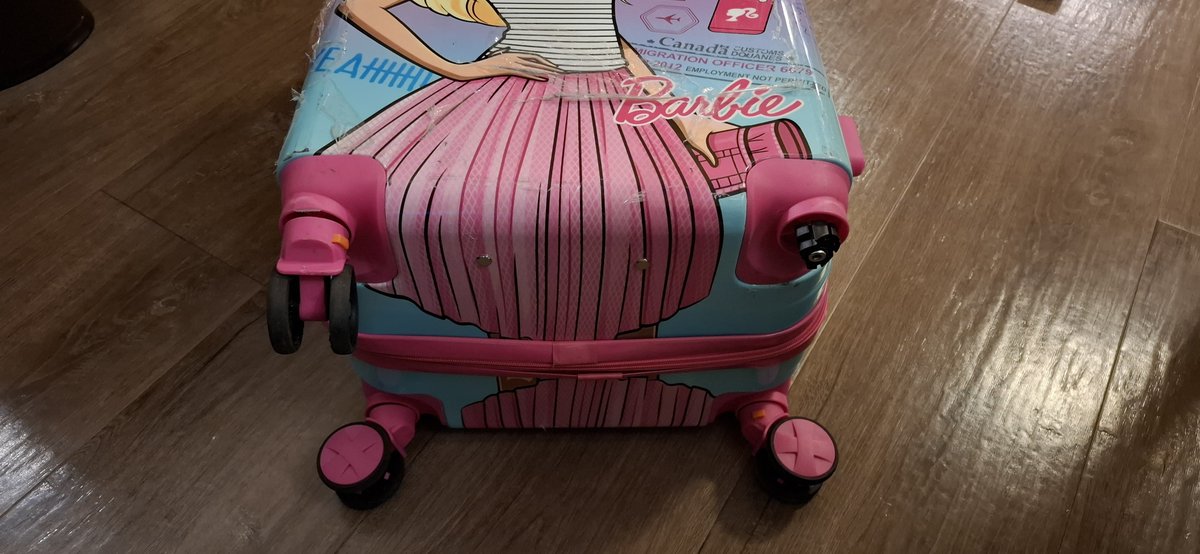 ajms1989's tweet photo. @emirates @EmiratesSupport Worst experience with Emirates. Had wheels broken of 2 luggage that my relatives were carrying in New Delhi to Houston Flight. I've already raised the complaint and request you to look into and provide the resolution on priority. Images attached FYI. https://t.co/FnfjchFF8G