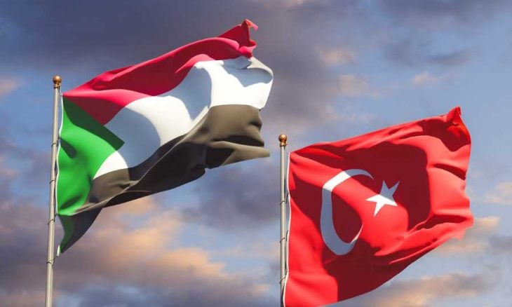 HkZuk's tweet photo. إلى قيادة الجمهورية التركية وشعبها الكريم،

نتقدّم إليكم بخالص الشكر والتقدير على مواقفكم المشرّفة تجاه السودان، وعلى دعمكم المستمر لشعبنا في هذه المحنة العصيبة. لقد كنتم من أوائل الداعمين، وسعيتم جاهدين عبر جهودكم الدبلوماسية للوساطة ووقف الحرب، مؤكدين موقفكم الثابت في دعم الاستقرار والسلام.

وقفتكم الإنسانية ودعمكم الإغاثي واللوجستي للشعب السوداني تعكس عمق العلاقة التاريخية التي تجمع بلدينا، وتُجسد معاني الأخوّة الحقيقية والتضامن الصادق.

شكرًا لتركيا، قيادةً وشعبًا،
شكرًا على مساعيكم الدؤوبة،
شكرًا على كل يد امتدت لمساندة السودان 🌹.