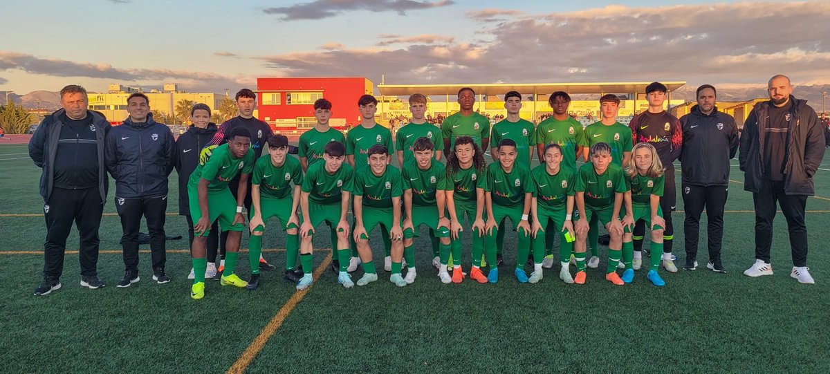RFAF's tweet photo. ⚽ 𝗦𝗲𝘀𝗶ó𝗻 𝗱𝗲 𝗲𝗻𝘁𝗿𝗲𝗻𝗮𝗺𝗶𝗲𝗻𝘁𝗼 muy productiva para las selecciones #AndaluzaSub12 #AndaluzaSub14

📍 Santa Fe (#Granada)

🔜 𝐏𝐫𝐞𝐩𝐚𝐫𝐚𝐜𝐢ó𝐧 𝐩𝐚𝐫𝐚 𝐞𝐥 𝐂𝐚𝐦𝐩𝐞𝐨𝐧𝐚𝐭𝐨 𝐝𝐞 𝐄𝐬𝐩𝐚ñ𝐚  

💟 #FútbolRFAF #AndaluzaSub12 #AndaluzaSub14 https://t.co/4rQbhWS90T